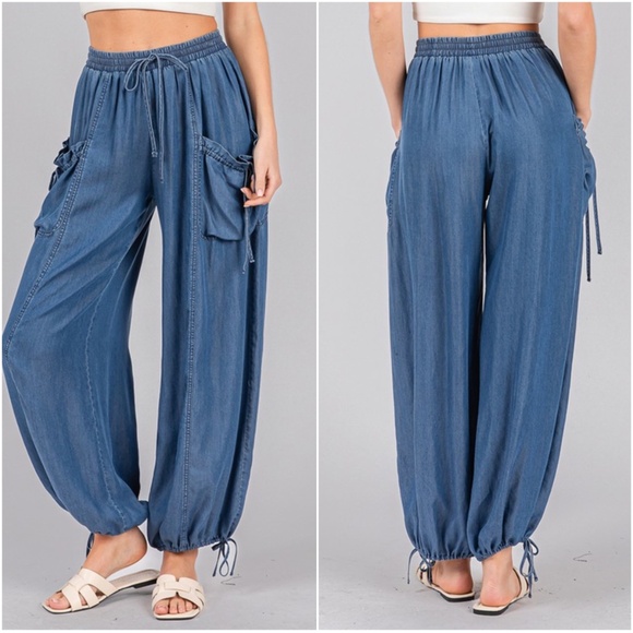 Sage + Fig Medium Wash Stretchy Waist Pockets Cargo Style Wide Leg Jogger - Picture 4 of 5